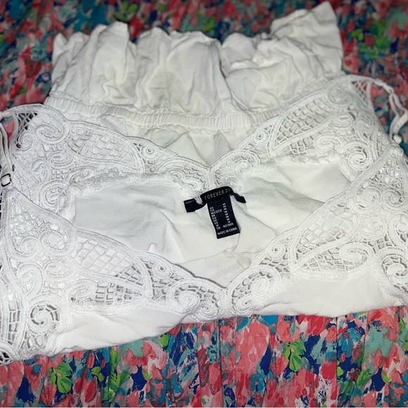 Forever 21 White Top๐ค - Picture 4 of 5